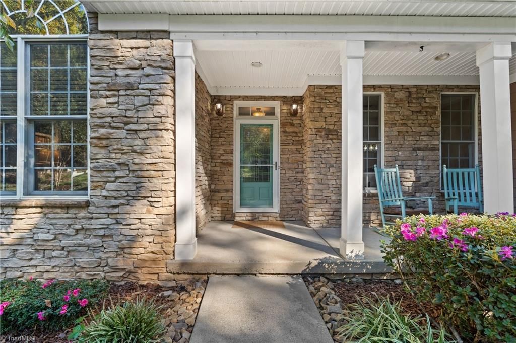 Photo of 405 Saint Andrews Road, Statesville, NC 28625 (MLS # 1198422)