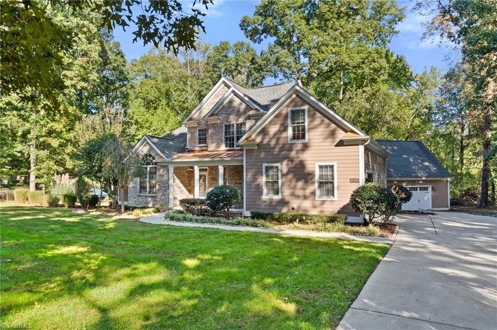 Photo of 405 Saint Andrews Road, Statesville, NC 28625 (MLS # 1198422)