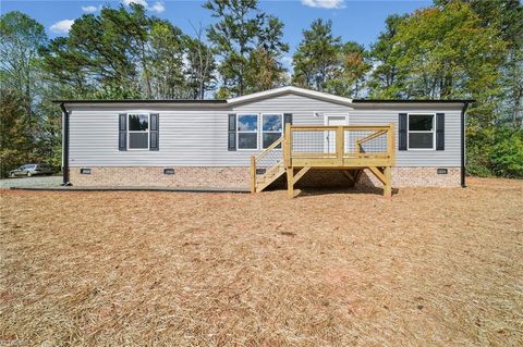 Homes For Sale - 213 Green Walnut Street<br/> Traphill, NC 28685