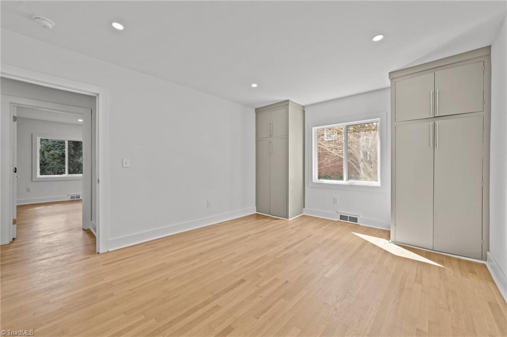3807 W Friendly Avenue, Greensboro, North Carolina image 13