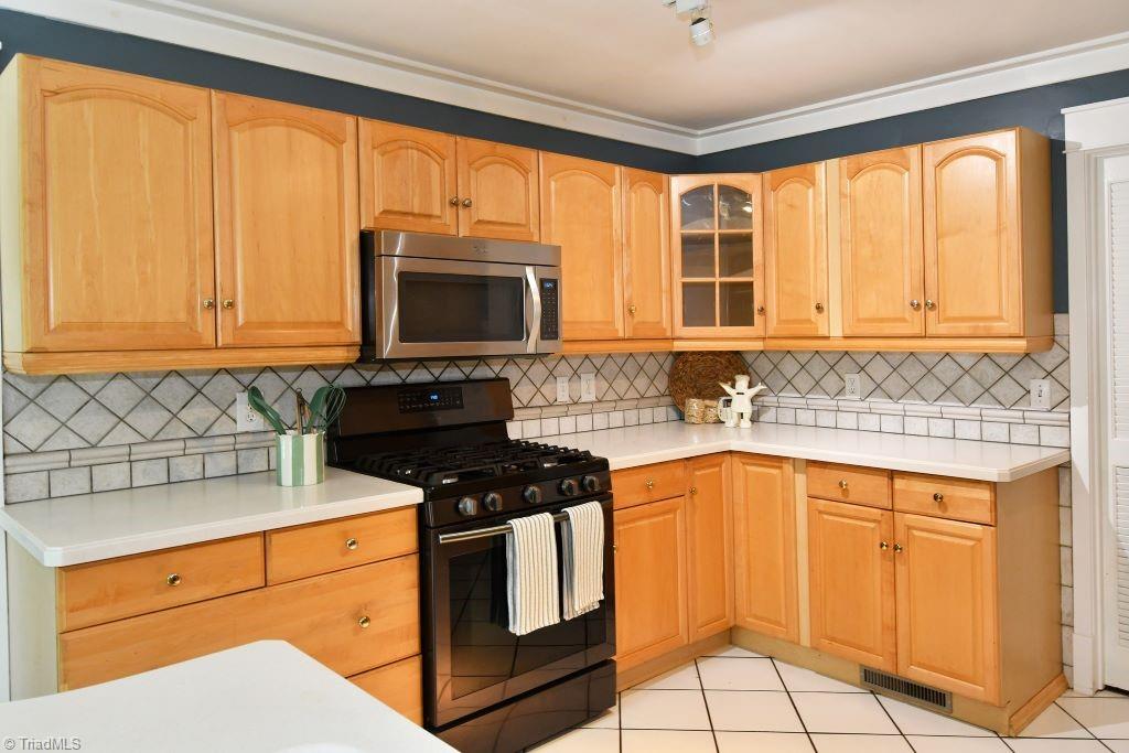 401 Havershire Drive, Jamestown, North Carolina image 10