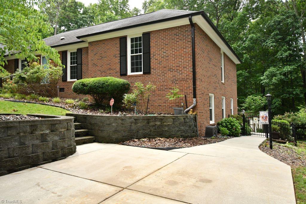 401 Havershire Drive, Jamestown, North Carolina image 4