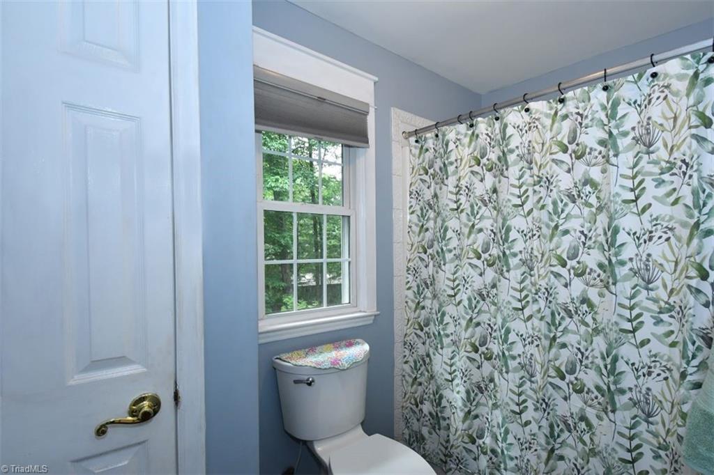 401 Havershire Drive, Jamestown, North Carolina image 17