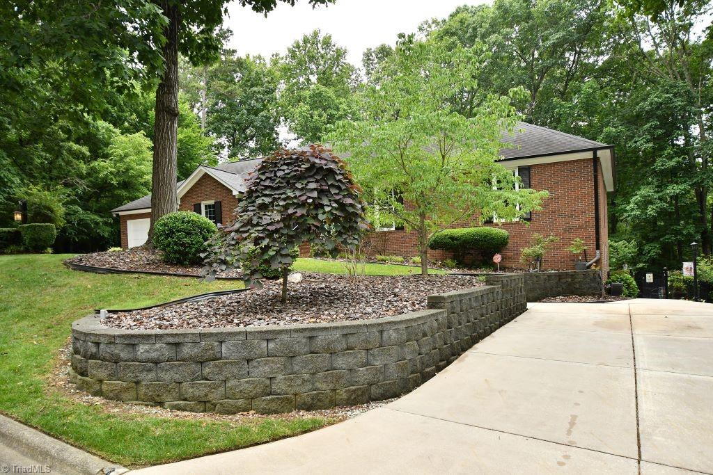 401 Havershire Drive, Jamestown, North Carolina image 3