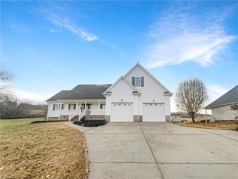 2942 Clear Ridge Drive Trinity NC 27370