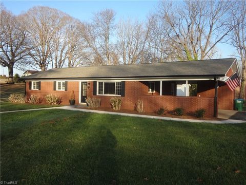 Homes For Sale - 108 N Bingham Street<br/> Denton, NC 27239