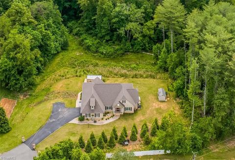 Homes For Sale - 153 Woodridge Drive<br/> Mount Airy, NC 27030