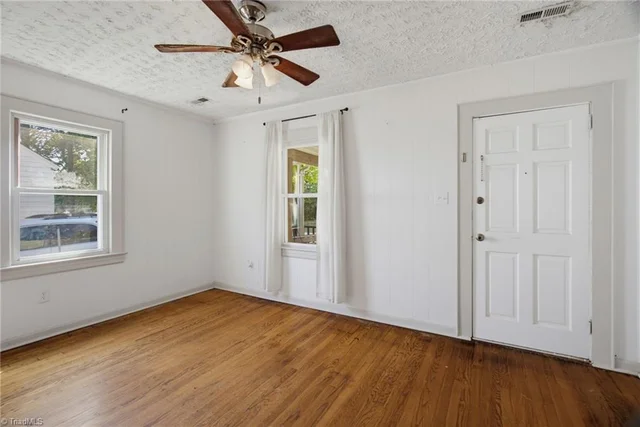 610 Baker Road, photo 5 of 18