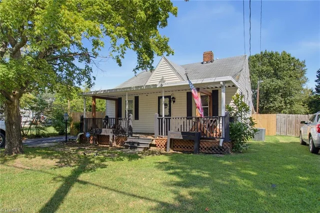 610 Baker Road, photo 2 of 18