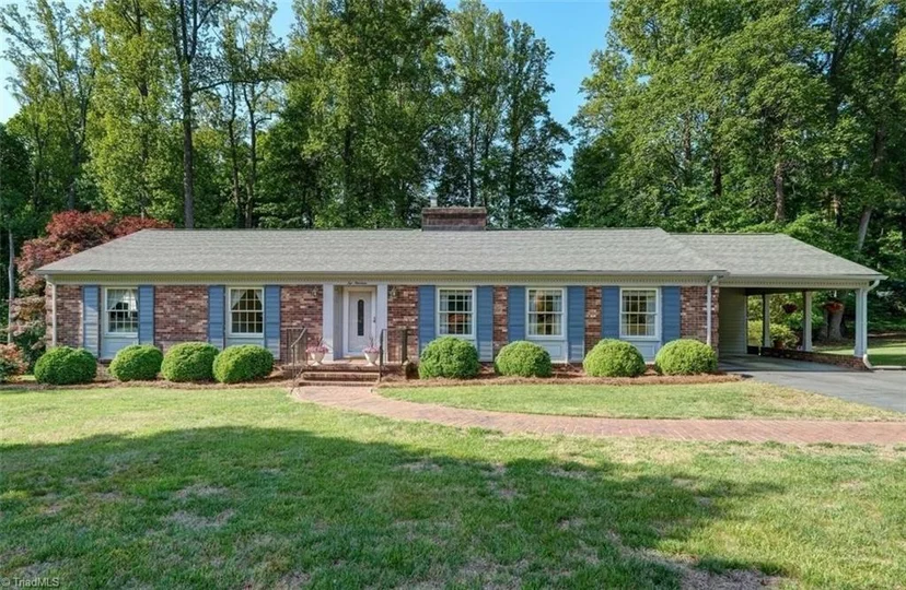 1019 Sherwood Drive, photo 1 of 37