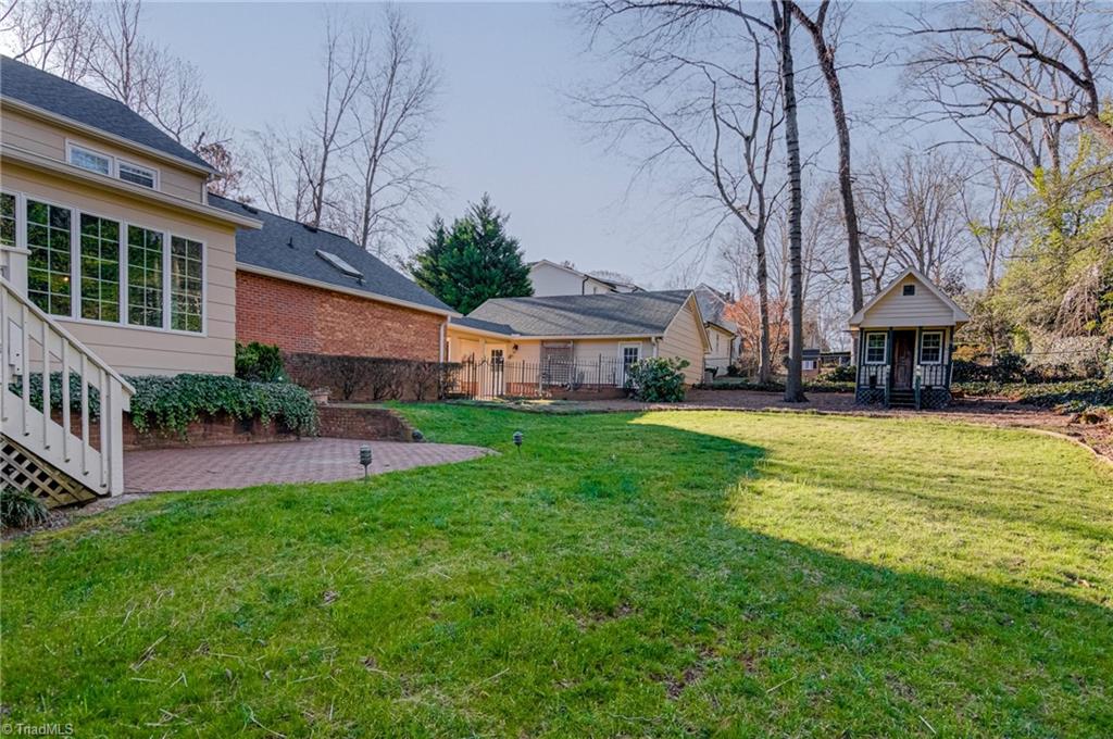 Winston-Salem, North Carolina 27106, United States, 4 Bedrooms Bedrooms, ,5 BathroomsBathrooms,Residential,Pending,90537