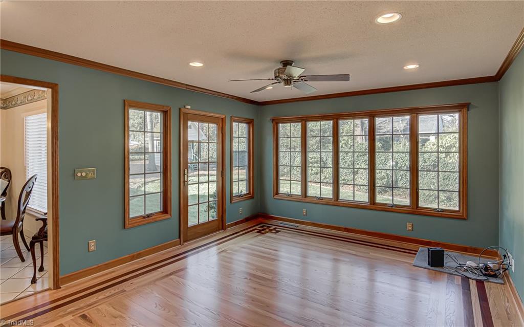 Winston-Salem, North Carolina 27106, United States, 4 Bedrooms Bedrooms, ,5 BathroomsBathrooms,Residential,Pending,90537