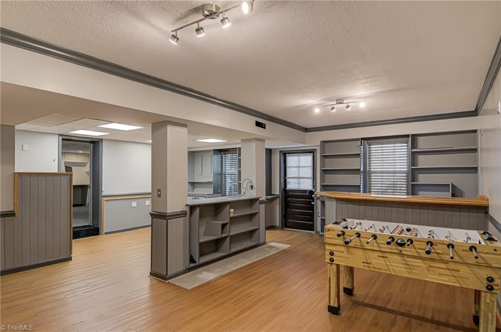 Winston-Salem, North Carolina 27106, United States, 4 Bedrooms Bedrooms, ,5 BathroomsBathrooms,Residential,Pending,90537