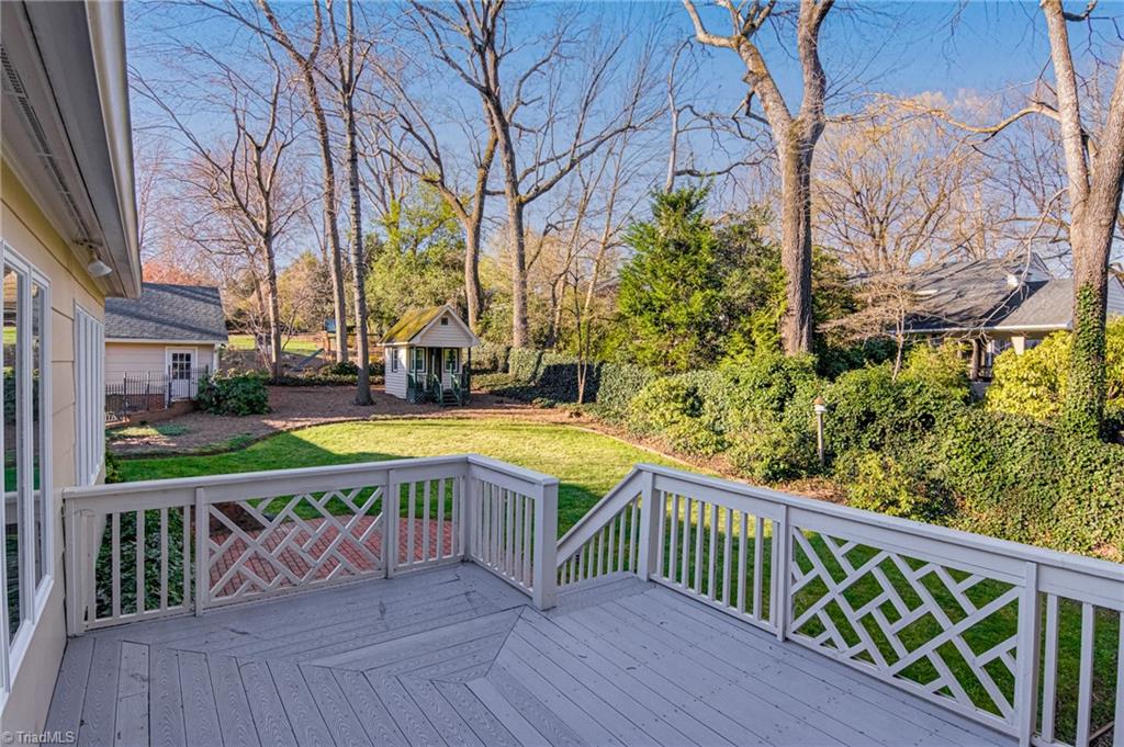 Winston-Salem, North Carolina 27106, United States, 4 Bedrooms Bedrooms, ,5 BathroomsBathrooms,Residential,Pending,90537