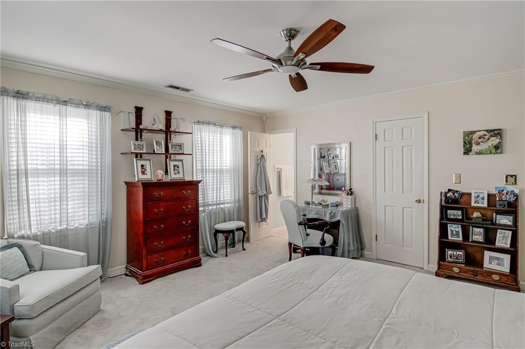 Winston-Salem, North Carolina 27106, United States, 4 Bedrooms Bedrooms, ,5 BathroomsBathrooms,Residential,Pending,90537