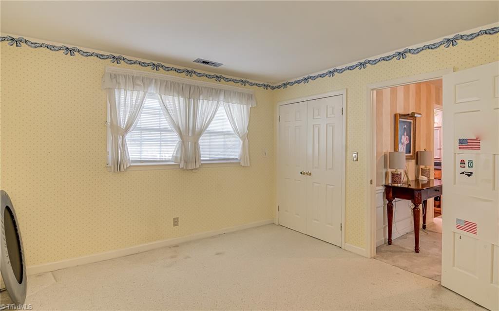 Winston-Salem, North Carolina 27106, United States, 4 Bedrooms Bedrooms, ,5 BathroomsBathrooms,Residential,Pending,90537