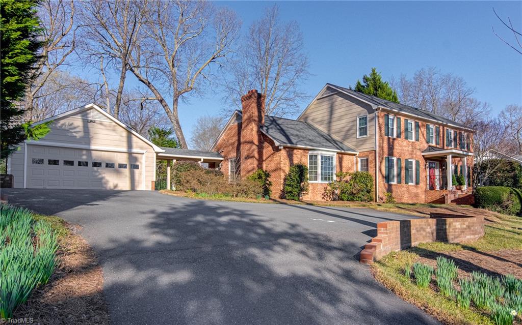 Winston-Salem, North Carolina 27106, United States, 4 Bedrooms Bedrooms, ,5 BathroomsBathrooms,Residential,Pending,90537