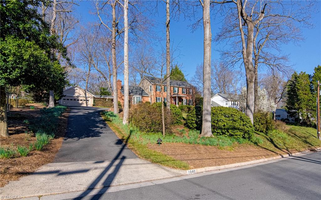 Winston-Salem, North Carolina 27106, United States, 4 Bedrooms Bedrooms, ,5 BathroomsBathrooms,Residential,Pending,90537