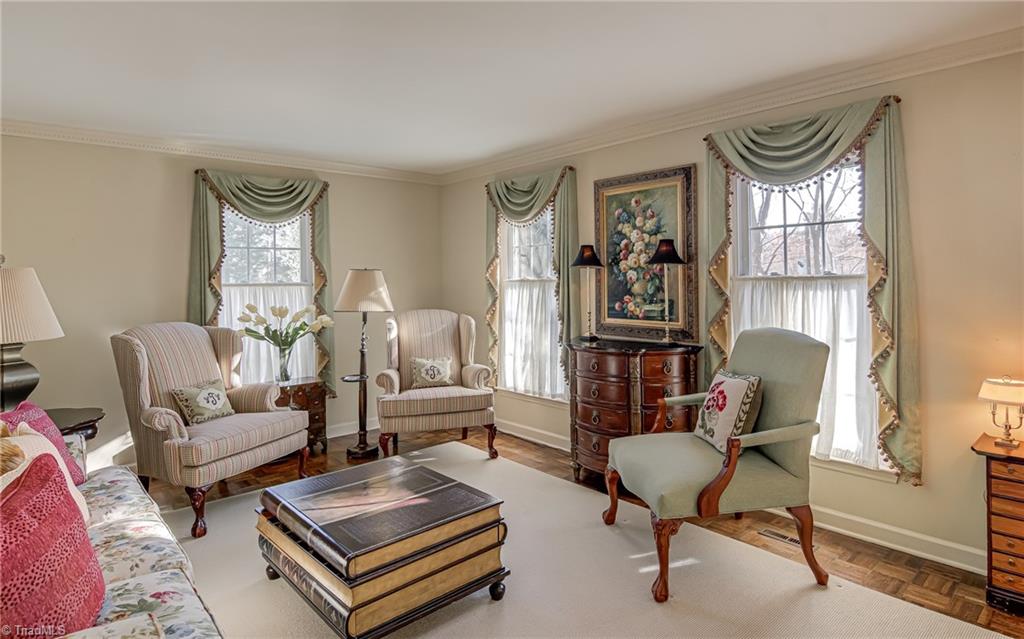 Winston-Salem, North Carolina 27106, United States, 4 Bedrooms Bedrooms, ,5 BathroomsBathrooms,Residential,Pending,90537