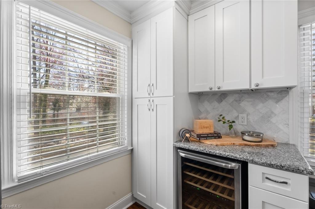 Winston-Salem, North Carolina 27103, United States, 3 Bedrooms Bedrooms, ,2 BathroomsBathrooms,Residential,Active,92837