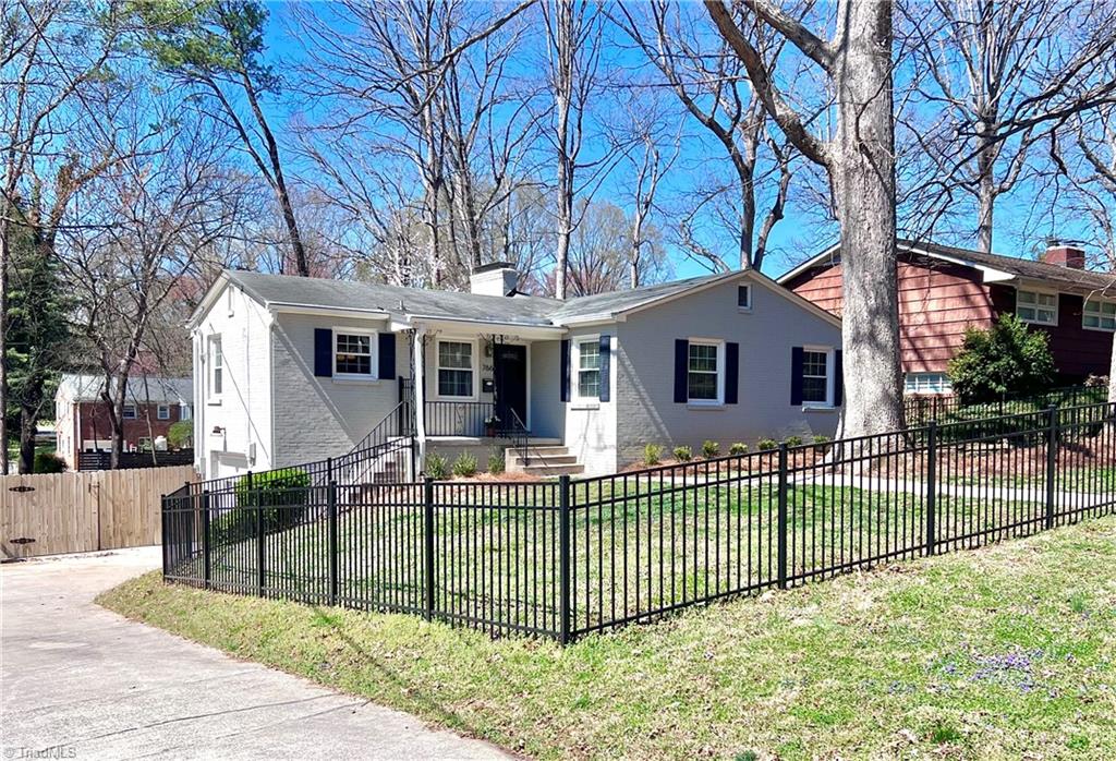 Winston-Salem, North Carolina 27103, United States, 3 Bedrooms Bedrooms, ,2 BathroomsBathrooms,Residential,Active,92837