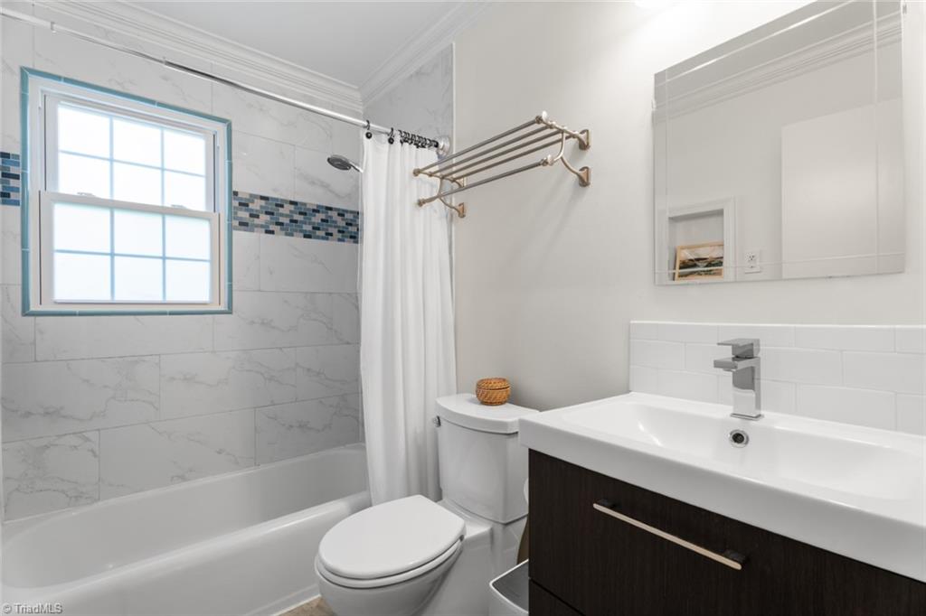 Winston-Salem, North Carolina 27103, United States, 3 Bedrooms Bedrooms, ,2 BathroomsBathrooms,Residential,Active,92837