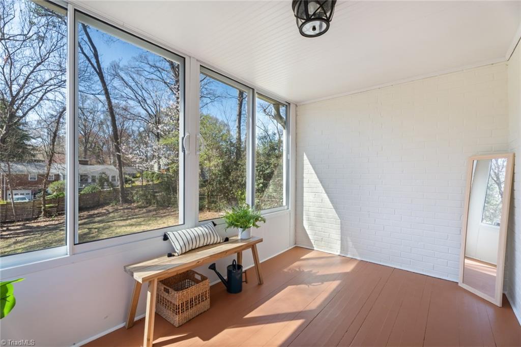 Winston-Salem, North Carolina 27103, United States, 3 Bedrooms Bedrooms, ,2 BathroomsBathrooms,Residential,Active,92837