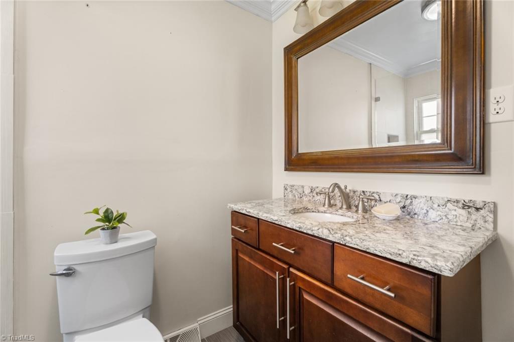 Winston-Salem, North Carolina 27103, United States, 3 Bedrooms Bedrooms, ,2 BathroomsBathrooms,Residential,Active,92837