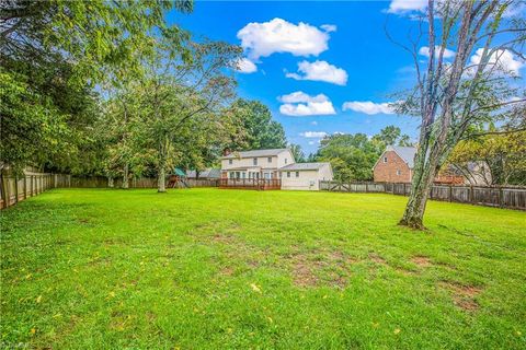 A home in Clemmons