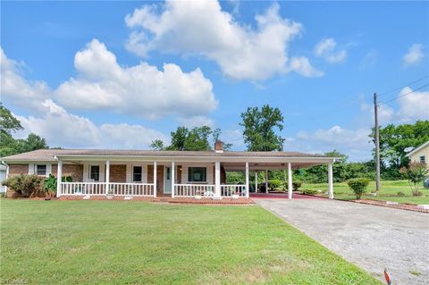 Homes For Sale - 7121 Ridge Road<br/> Tobaccoville, NC 27050