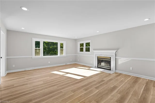 620 Academy Street, photo 5 of 46