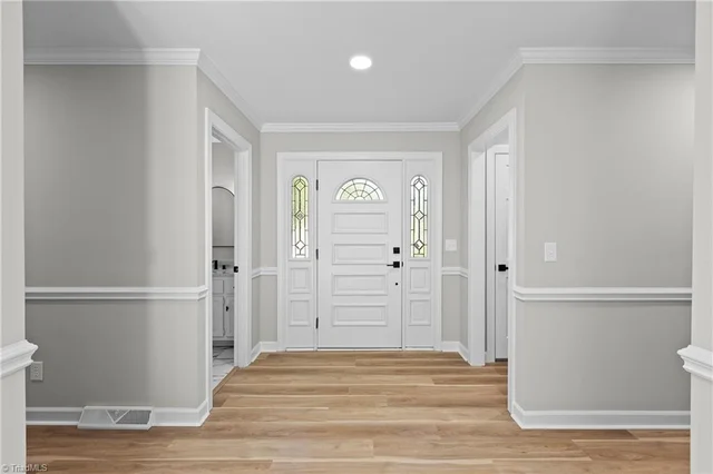 620 Academy Street, photo 4 of 46