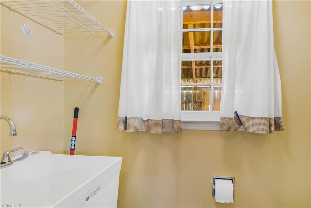 1416 Wales Drive, High Point, North Carolina image 39