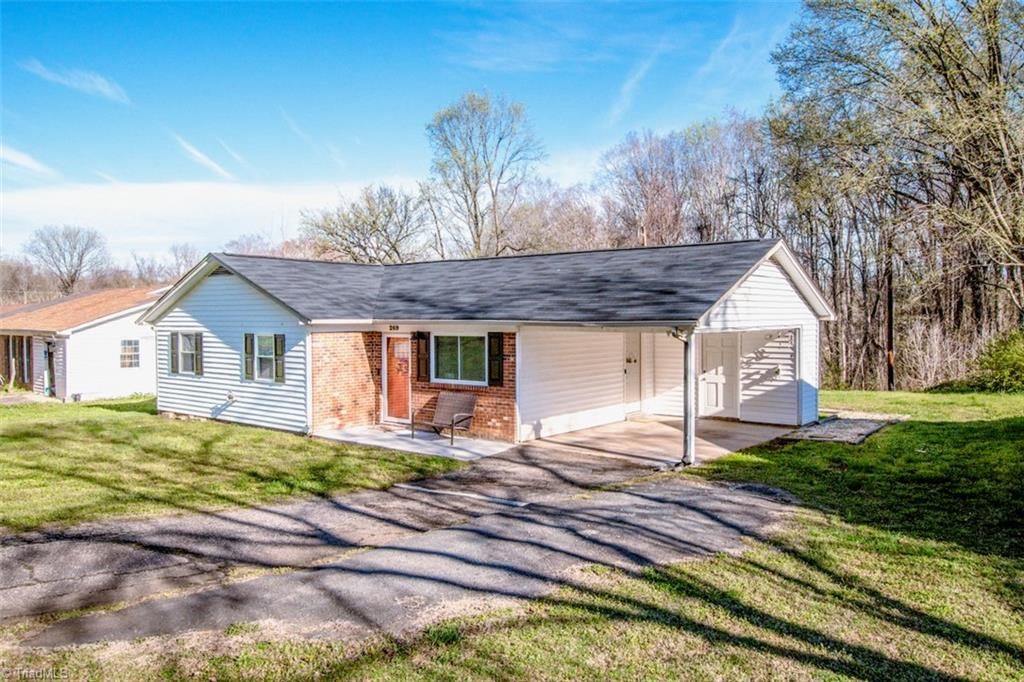 Photo of 269 Mountview Drive, Mocksville, NC 27028 (MLS # 1214383)