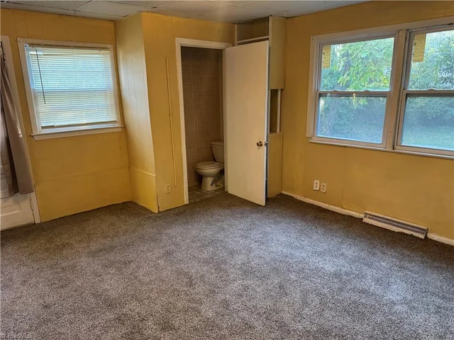 1215 Woodnell Street, photo 3 of 10
