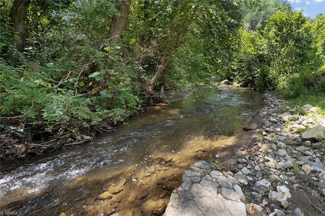 1296 Sheets Gap Road, photo 2 of 8