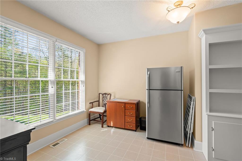 376 Lawrelyn Drive, Mount Airy, North Carolina image 10