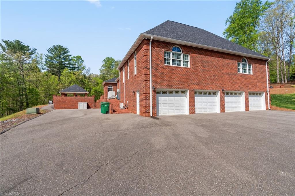 376 Lawrelyn Drive, Mount Airy, North Carolina image 31