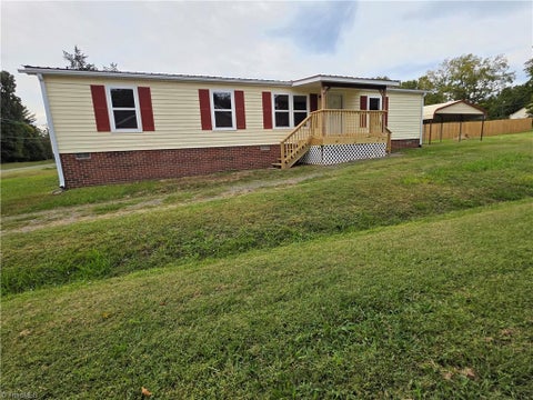 Mobile Home For Sale - 165 Underpass Road<br/> Advance, NC 27006