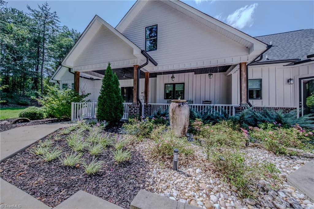 Photo of 1529 Neelley Road, Pleasant Garden, NC 27313 (MLS # 1233718)