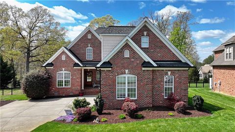 Homes For Sale - 21 Wexford Circle<br/> Thomasville, NC 27360