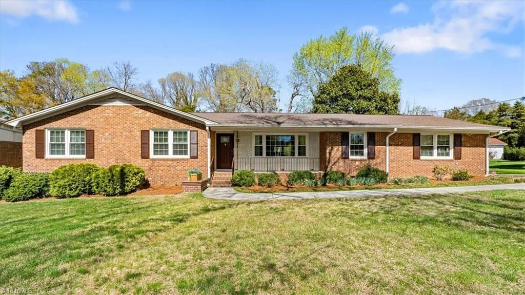 Photo of 220 Cedarwood Drive, Jamestown, NC 27282 (MLS # 1213580)