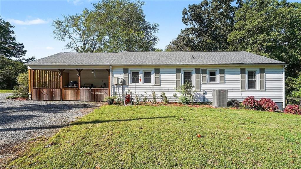 Photo of 292 Leonard Drive, Thomasville, NC 27360 (MLS # 1237661)