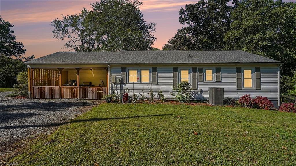 Photo of 292 Leonard Drive, Thomasville, NC 27360 (MLS # 1237661)