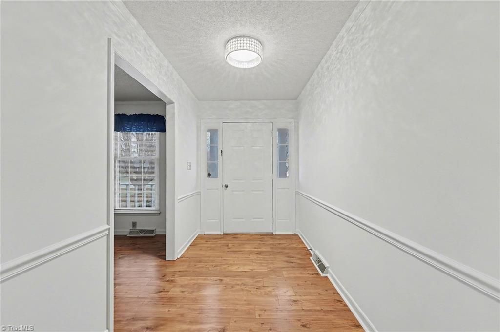 Photo of 6905 Crandall Court, Clemmons, NC 27012 (MLS # 1206828)