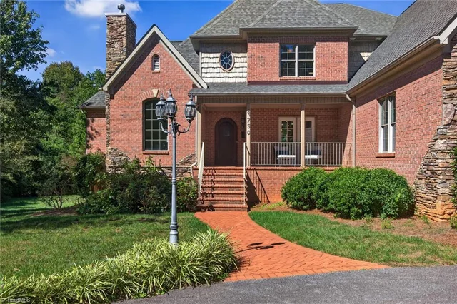 9750 Styers Ferry Road, photo 4 of 49