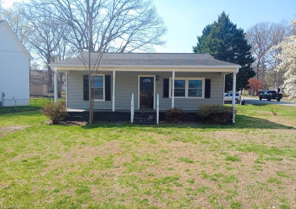 Photo of 1825 Glenside Drive, Greensboro, NC 27405 (MLS # 1214228)