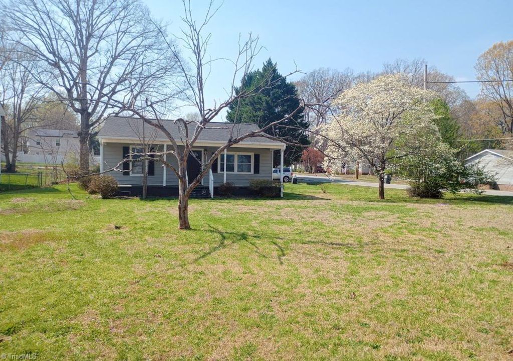 Photo of 1825 Glenside Drive, Greensboro, NC 27405 (MLS # 1214228)