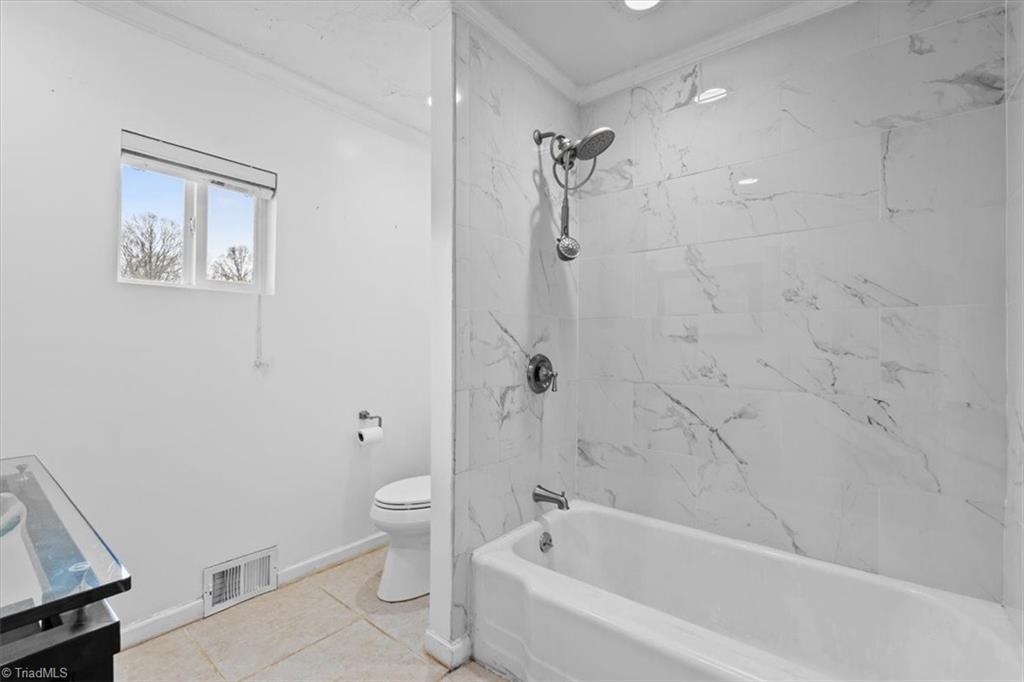 Winston-Salem, North Carolina 27106, United States, 4 Bedrooms Bedrooms, ,4 BathroomsBathrooms,Residential,Pending,250893