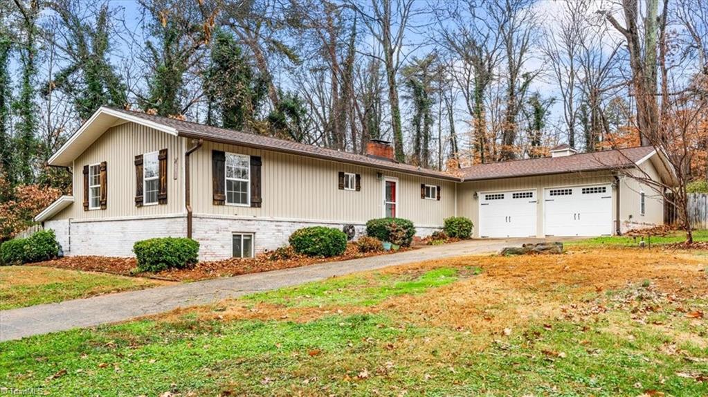 Winston-Salem, North Carolina 27106, United States, 4 Bedrooms Bedrooms, ,4 BathroomsBathrooms,Residential,Pending,250893